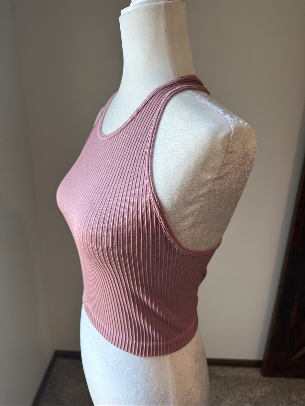 Fabletics Mauve Ribbed Racerback Crop Top - Picture 5 of 8